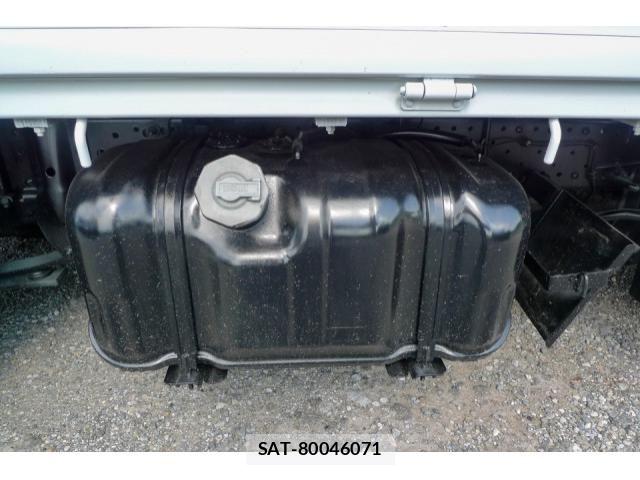 Isuzu ELF TRUCK 2016-07 8524734-14