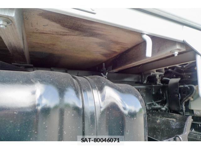 Isuzu ELF TRUCK 2016-07 8524734-16