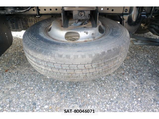Isuzu ELF TRUCK 2016-07 8524734-17