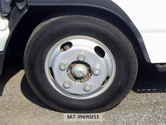 Isuzu ELF TRUCK 2023-06 8524691-22