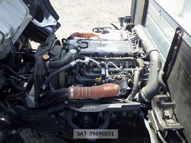 Isuzu ELF TRUCK 2023-06 8524691-27