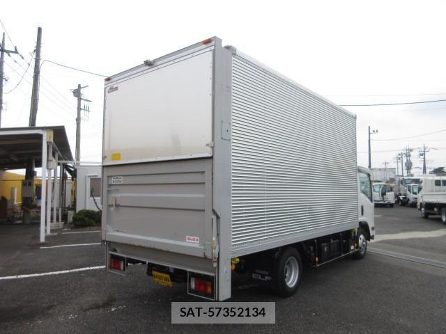 Isuzu ELF TRUCK 2023-08 8524637-3