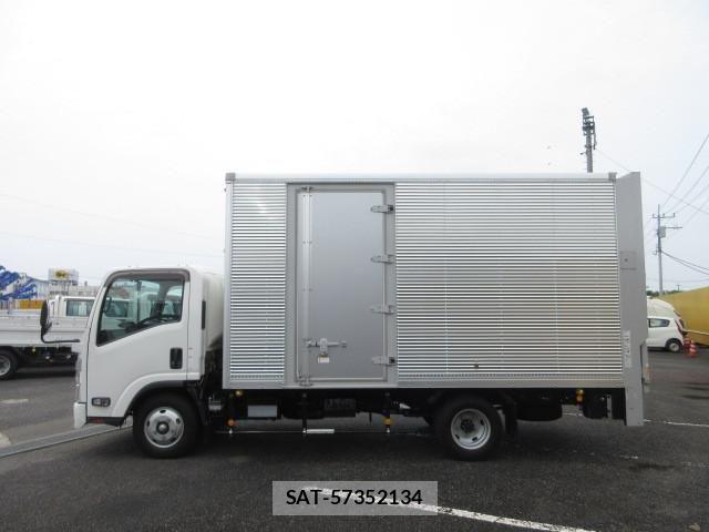 Isuzu ELF TRUCK 2023-08 8524637-4