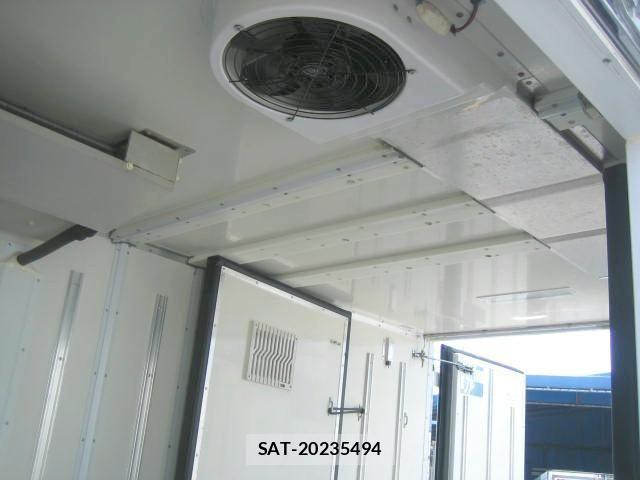 Isuzu ELF TRUCK 2018-07 8524717-10