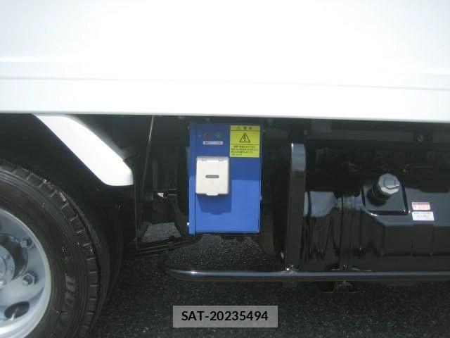 Isuzu ELF TRUCK 2018-07 8524717-19