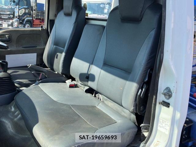 Isuzu ELF TRUCK 2011-08 8524730-19