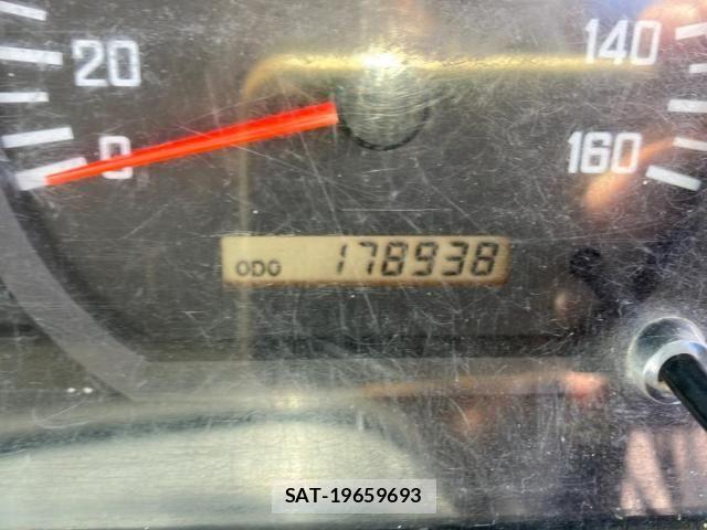 Isuzu ELF TRUCK 2011-08 8524730-21