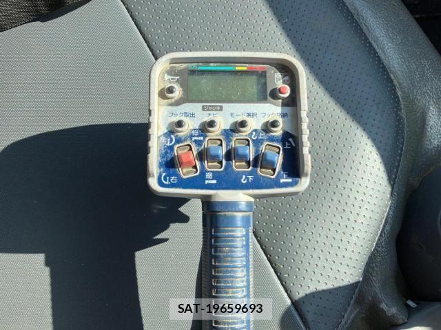 Isuzu ELF TRUCK 2011-08 8524730-22