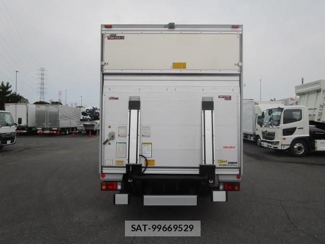 Isuzu ELF TRUCK 2021-06 8524649-6