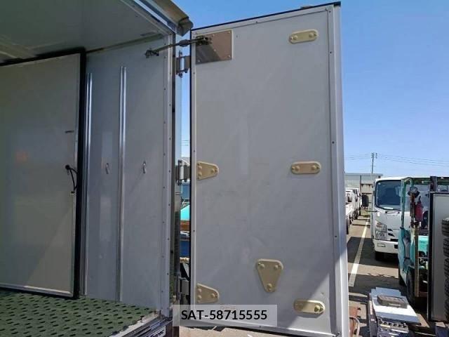 Isuzu ELF TRUCK 2015-10 8524731-15