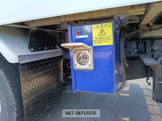 Isuzu ELF TRUCK 2015-10 8524731-22