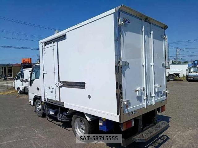 Isuzu ELF TRUCK 2015-10 8524731-3