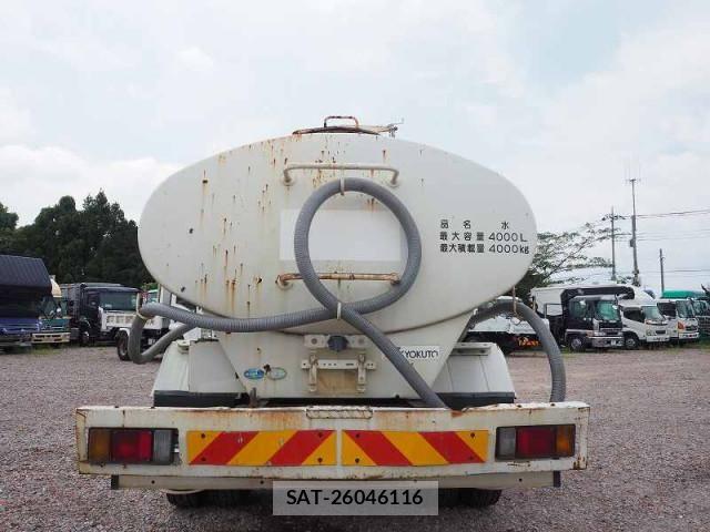 Isuzu ELF TRUCK 2012-06 8524738-3