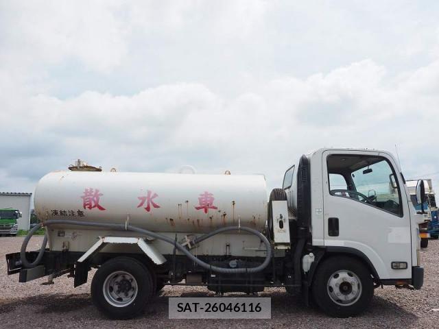 Isuzu ELF TRUCK 2012-06 8524738-5