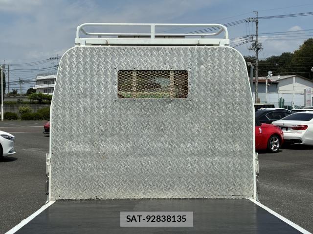 Isuzu ELF TRUCK 2020-11 8524702-6