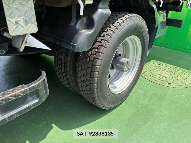 Isuzu ELF TRUCK 2020-11 8524702-7