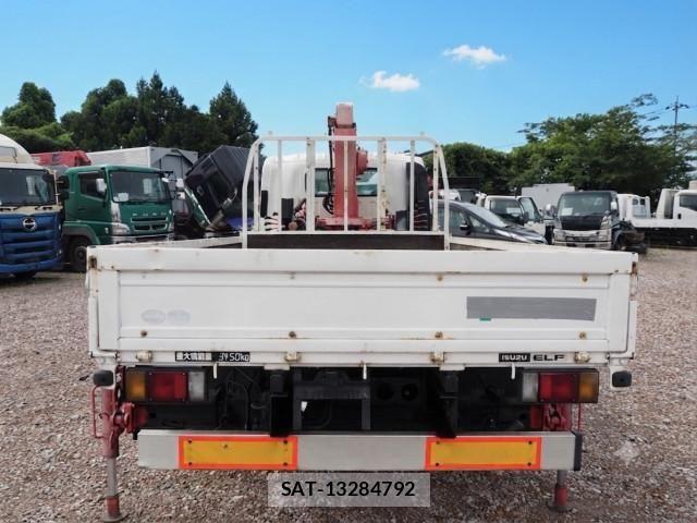Isuzu ELF TRUCK 2010-08 8524721-3