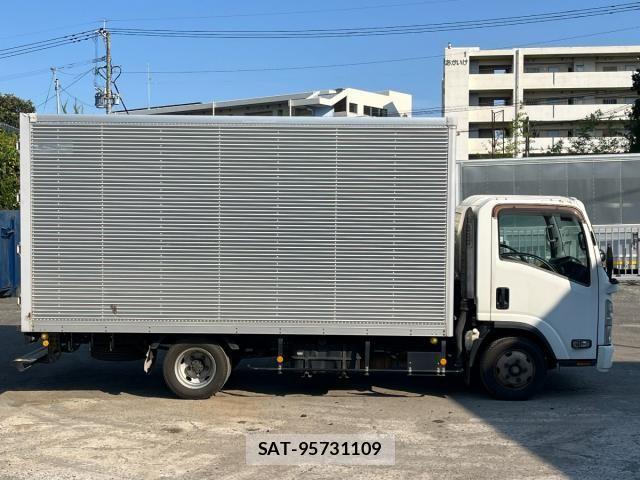 Isuzu ELF TRUCK 2016-04 8524747-15