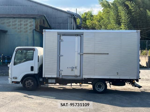 Isuzu ELF TRUCK 2016-04 8524747-6