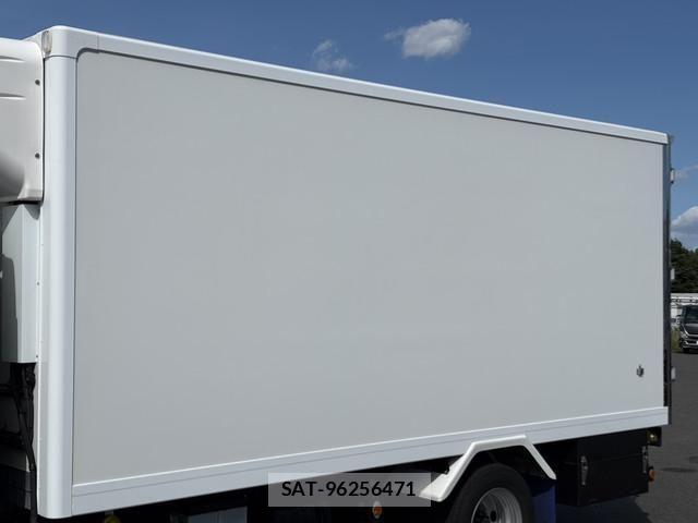 Isuzu ELF TRUCK 2018-10 8524733-9