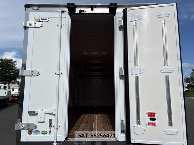 Isuzu ELF TRUCK 2018-10 8524733-14