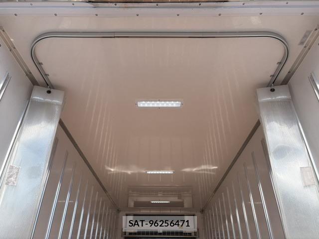 Isuzu ELF TRUCK 2018-10 8524733-20