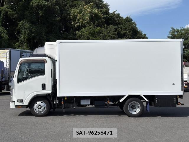 Isuzu ELF TRUCK 2018-10 8524733-3