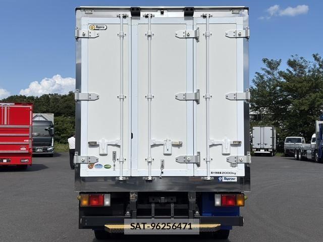 Isuzu ELF TRUCK 2018-10 8524733-6