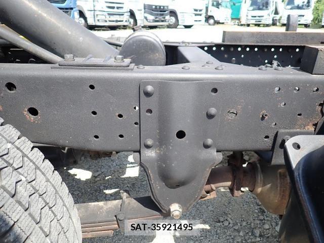 Isuzu ELF TRUCK 2019-07 8524700-19