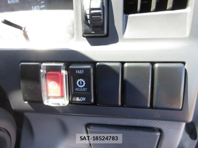 Isuzu ELF TRUCK 2016-07 8524720-17