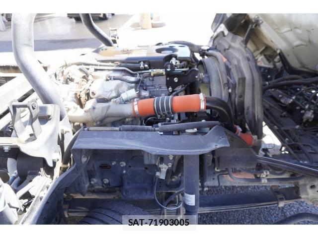 Isuzu ELF TRUCK 2018-06 8524657-15