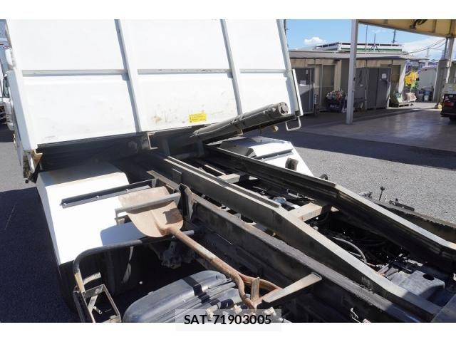 Isuzu ELF TRUCK 2018-06 8524657-18