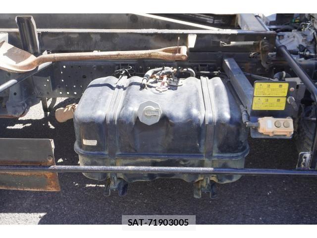 Isuzu ELF TRUCK 2018-06 8524657-19