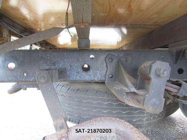 Isuzu ELF TRUCK 2003-11 8561798-9