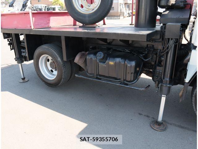 Isuzu ELF TRUCK 2012-04 8561794-15