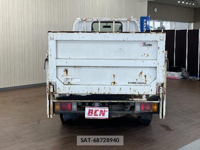 Isuzu ELF TRUCK 2005-06 8561797-11