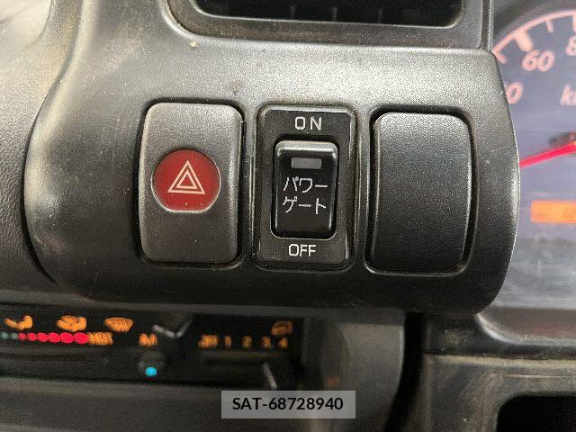 Isuzu ELF TRUCK 2005-06 8561797-17