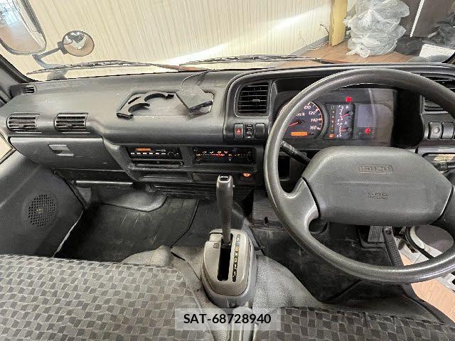 Isuzu ELF TRUCK 2005-06 8561797-1
