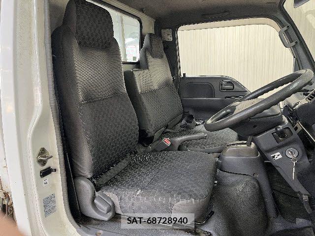 Isuzu ELF TRUCK 2005-06 8561797-3