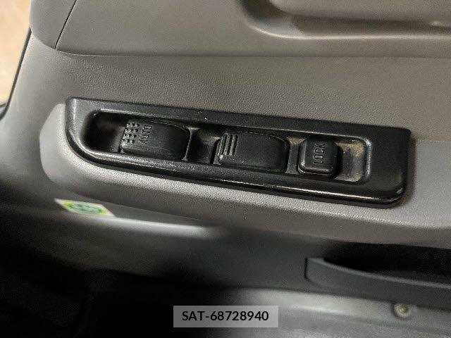 Isuzu ELF TRUCK 2005-06 8561797-5