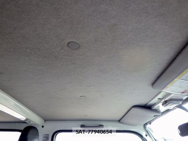 Isuzu ELF TRUCK 2017-05 8561782-19