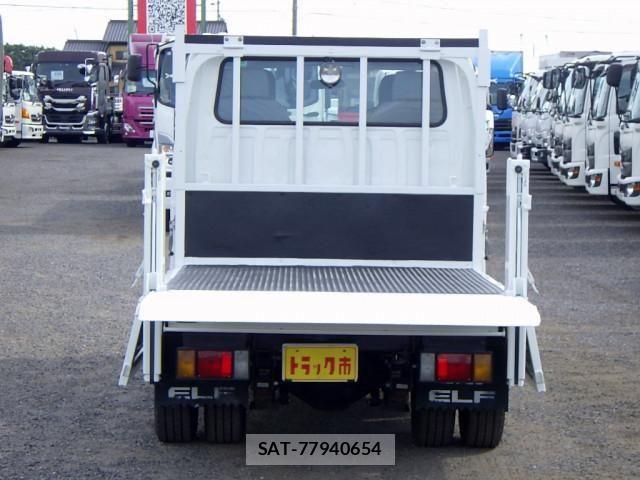 Isuzu ELF TRUCK 2017-05 8561782-6
