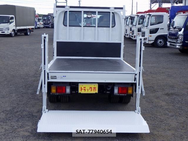Isuzu ELF TRUCK 2017-05 8561782-8