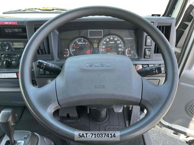 Isuzu ELF TRUCK 2017-04 8561793-19