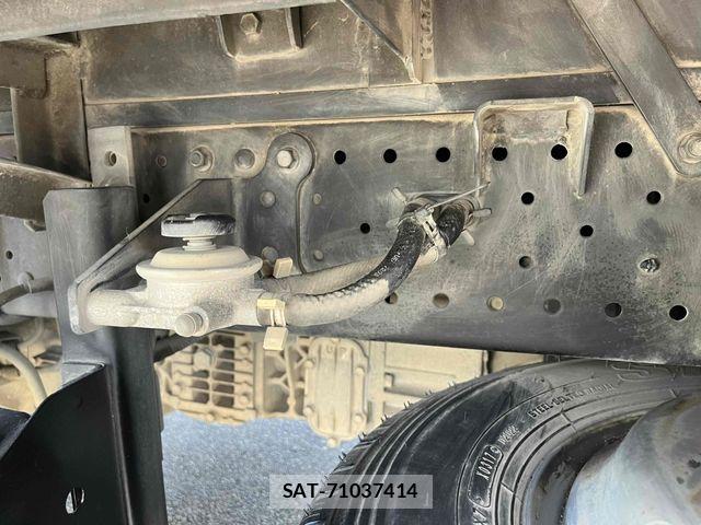 Isuzu ELF TRUCK 2017-04 8561793-27