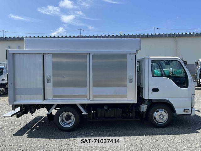 Isuzu ELF TRUCK 2017-04 8561793-2