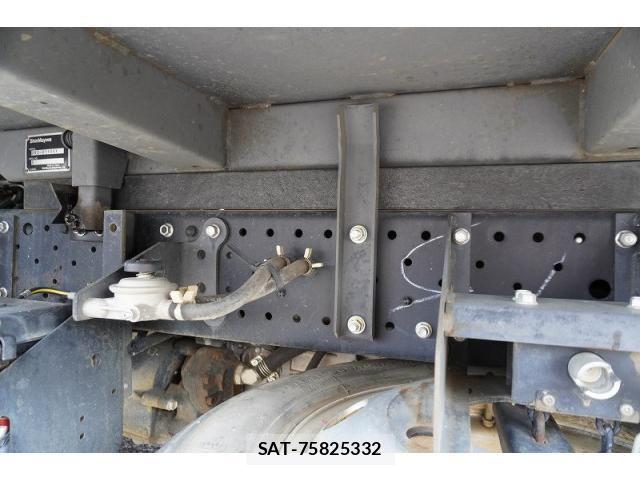 Isuzu ELF TRUCK 2017-02 8561785-11