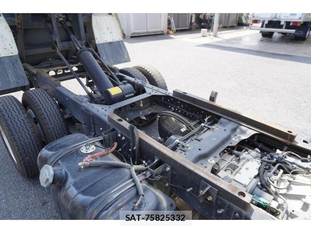 Isuzu ELF TRUCK 2017-02 8561785-25