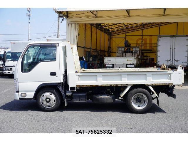 Isuzu ELF TRUCK 2017-02 8561785-2