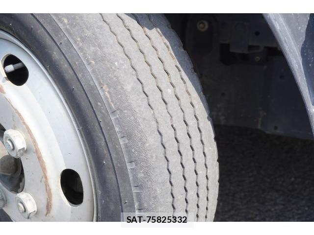 Isuzu ELF TRUCK 2017-02 8561785-8